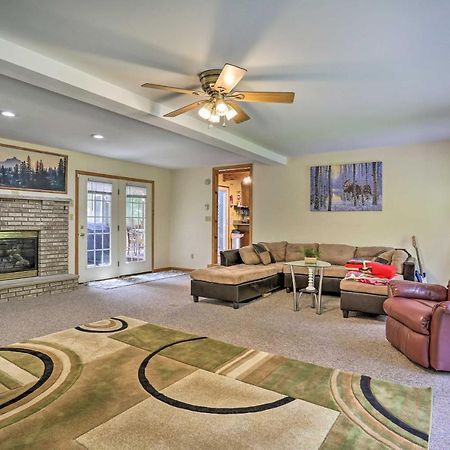 Henryville Home With Hot Tub About 5 Mi To Camelback! Exterior photo